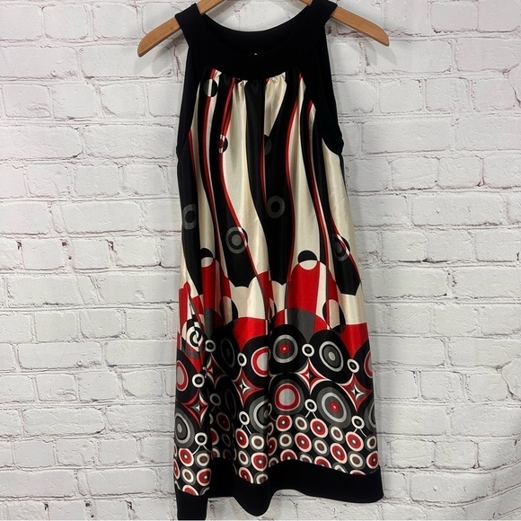 Issue New York Dresses & Skirts - Issue Women’s sleeveless resort dress Vacation resort black white red silky